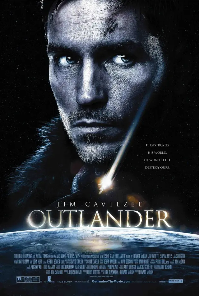 فیلم غریبه (Outlander) پوستر