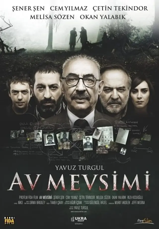 فیلم فصل شکار 2010 (Hunting Season) پوستر