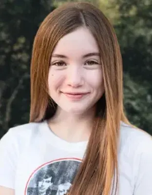 لوسی  پائز