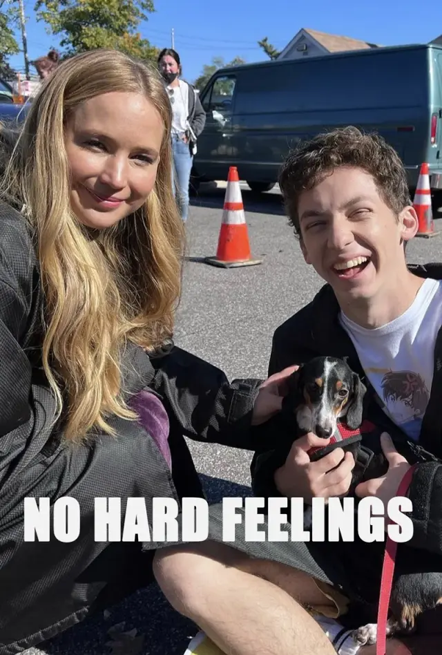 فیلم به دل نگیر  (No Hard Feelings) پوستر