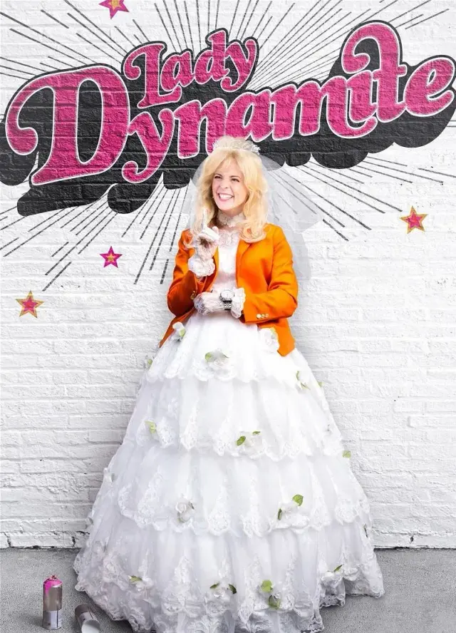 سریال بانو دینامیت (Lady Dynamite) پوستر