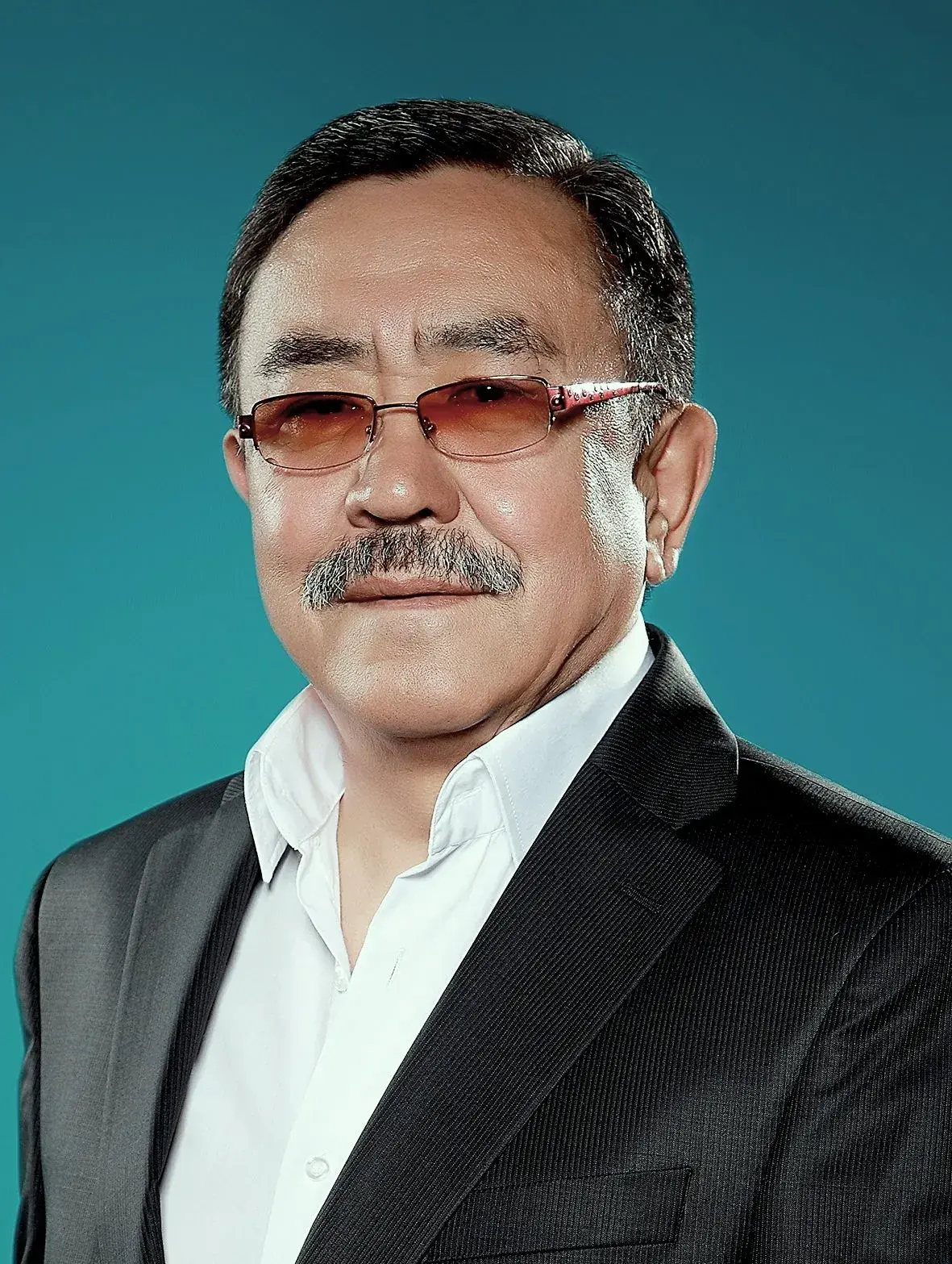 تولئوبک آرالبایف