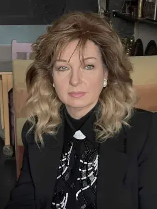 نادین خوری