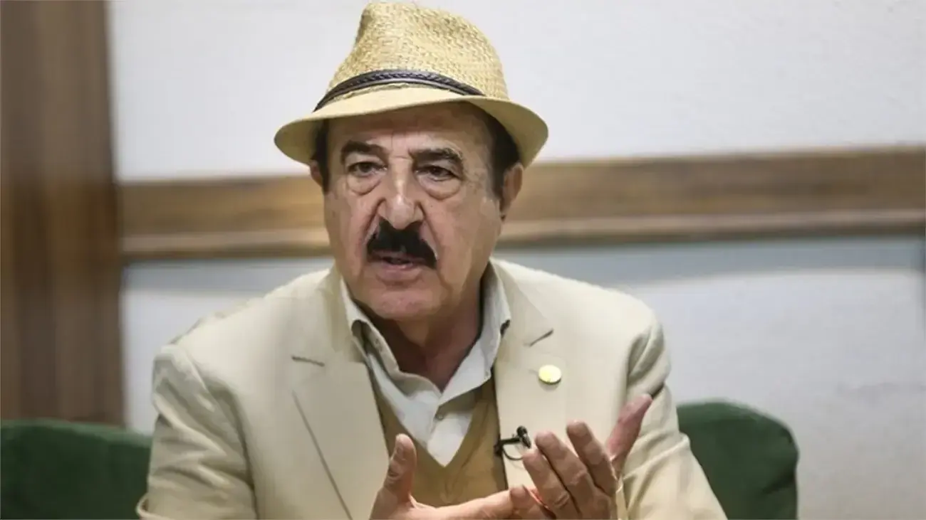 منوچهر آذری