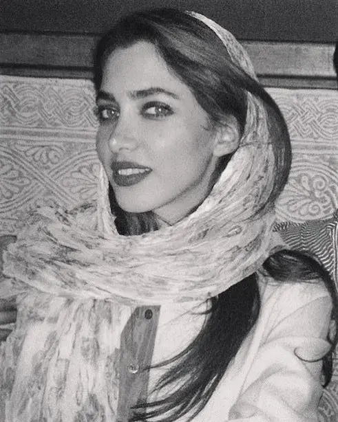 پریا مجللی