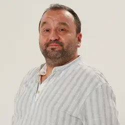 اردم بس