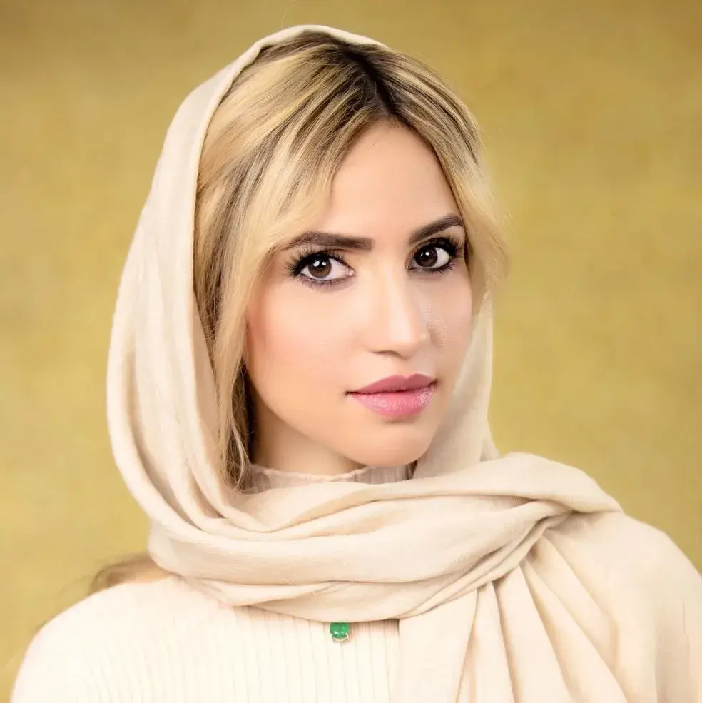 زارا میرزایی