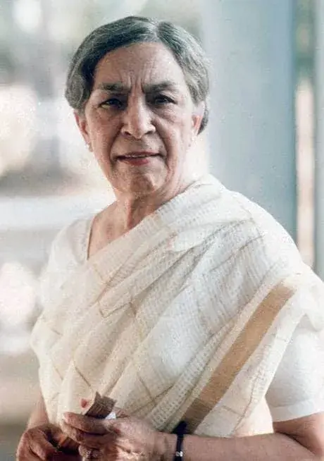 زهرا سگال