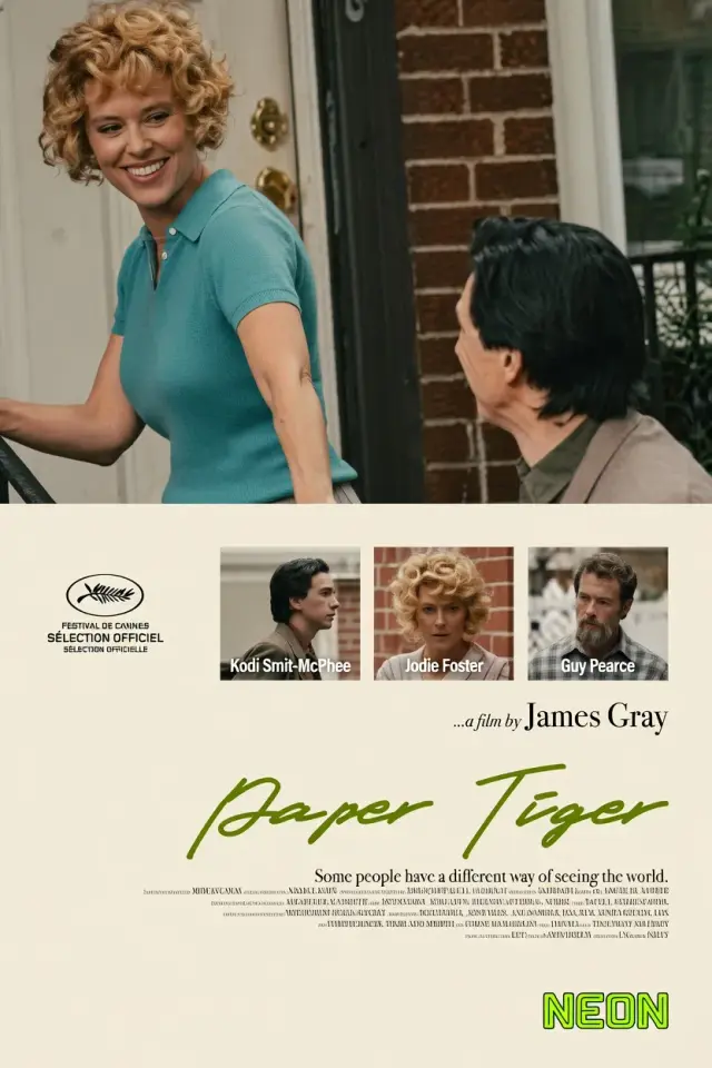 فیلم ببر کاغذی (Paper Tiger) پوستر