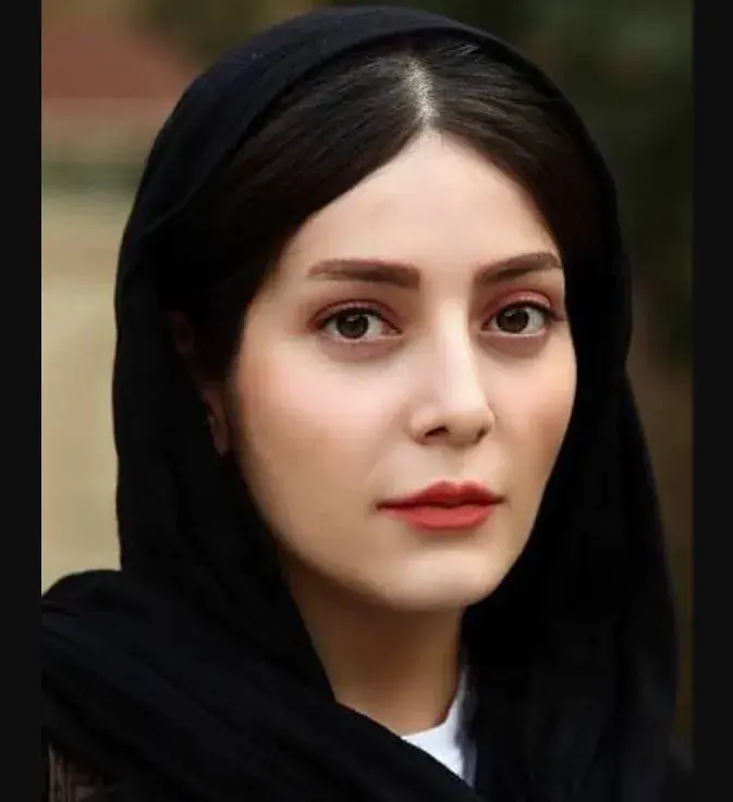 مینا عبدی