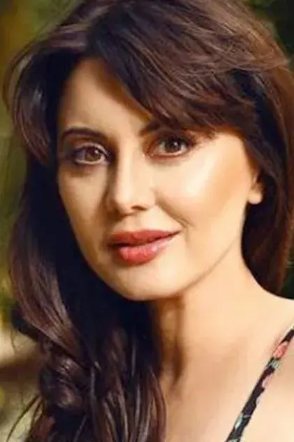 مینیشا لامبا