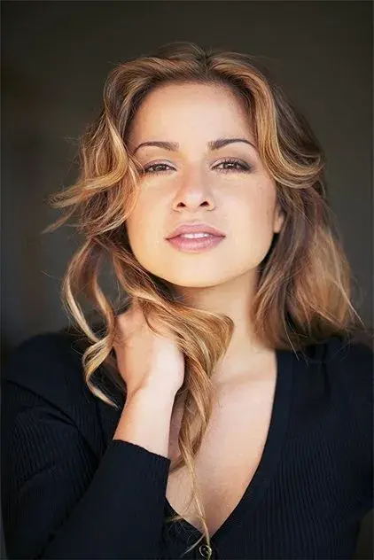 زارا میکالس