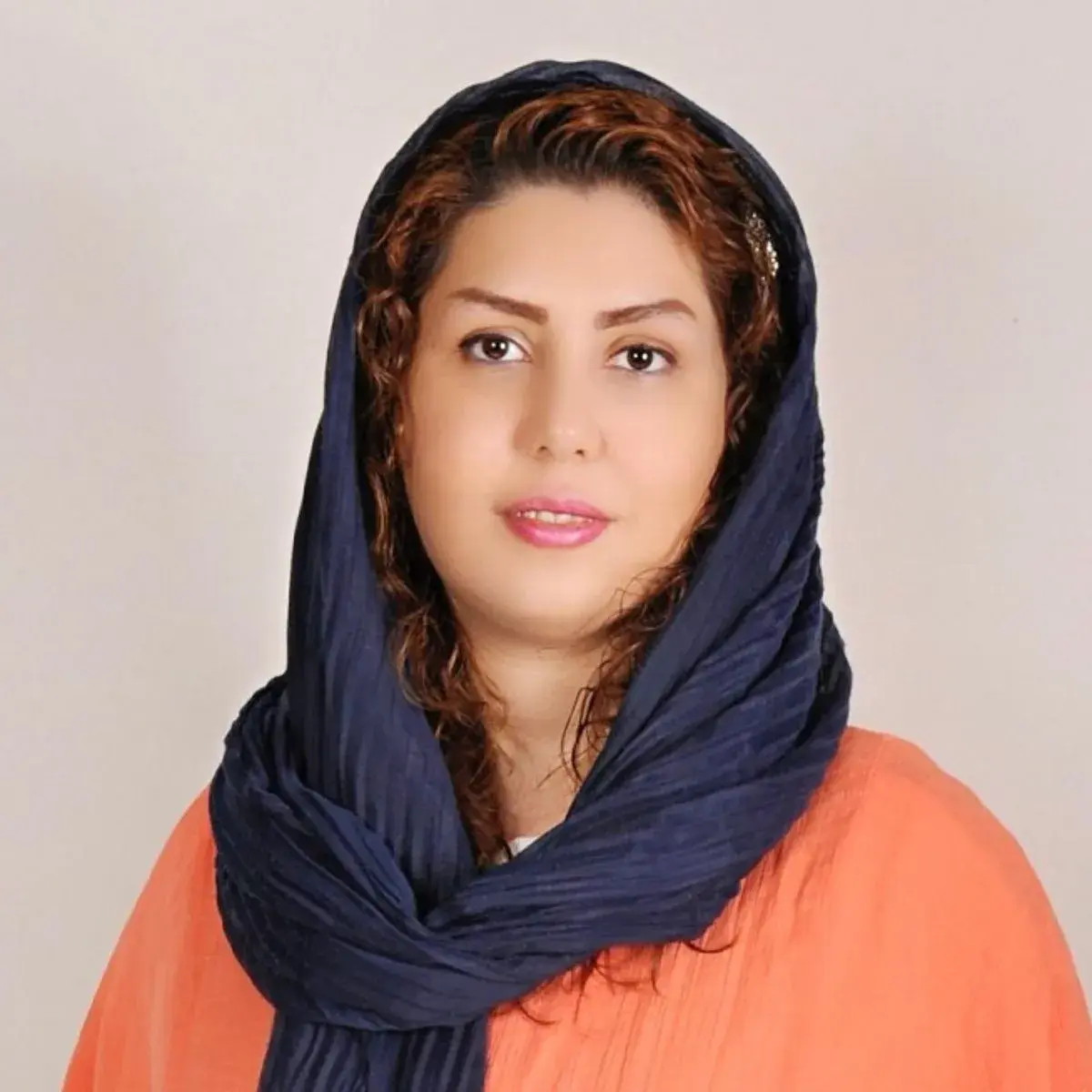 نسرین سزاوار