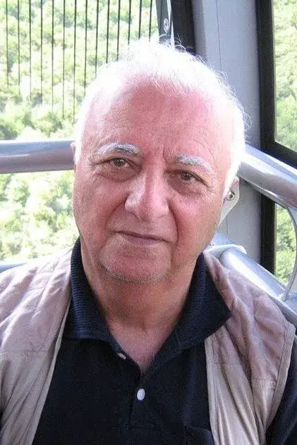 سورن مناتساکانیان