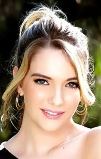 کنا جیمز